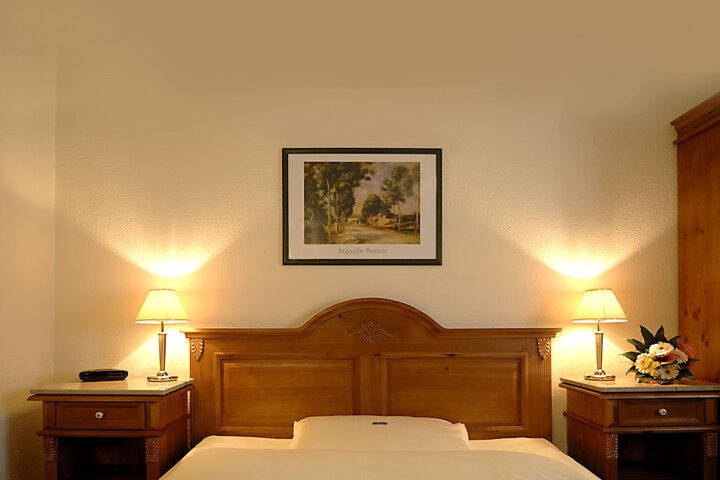 Room 4 of 49