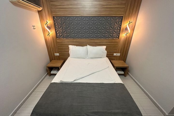 Room 15 of 68
