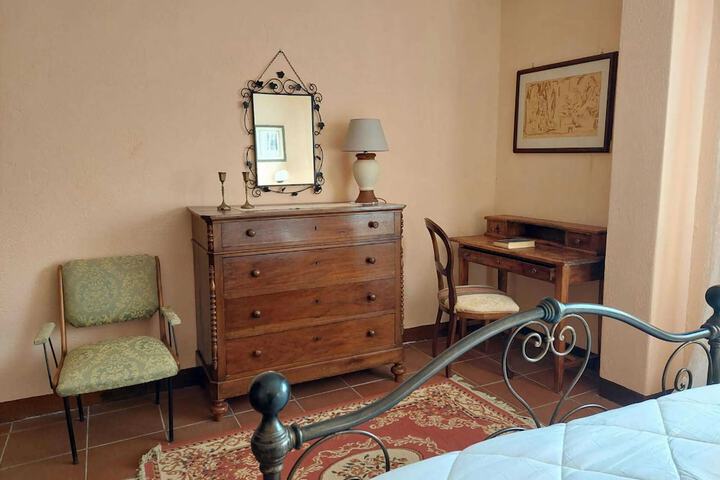 Room 12 of 40