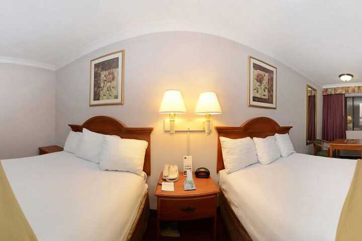 Standard Double Bed (6 of 11)