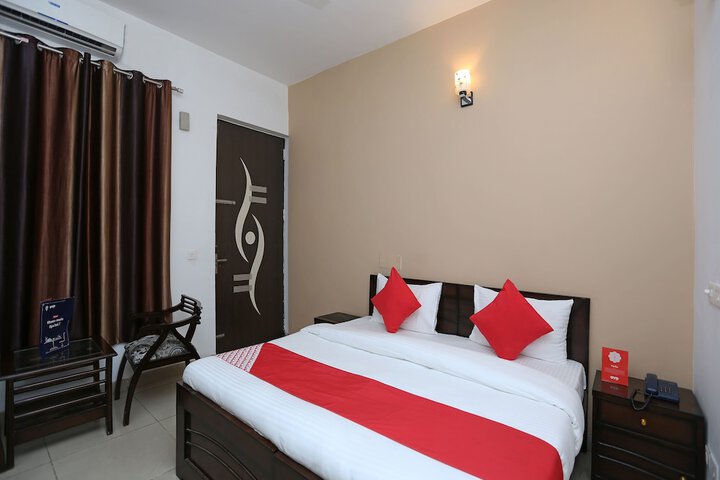 Room 5 of 14