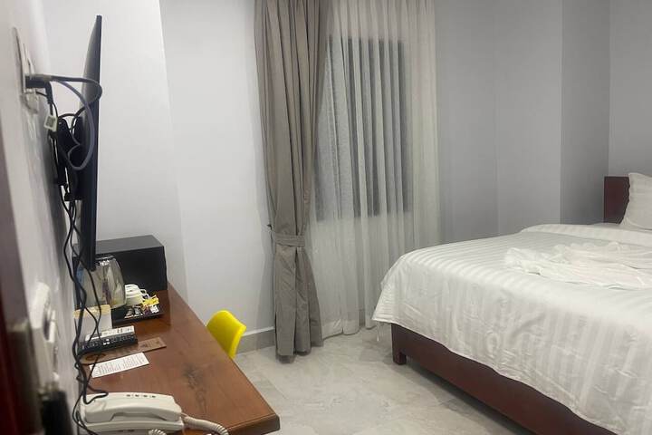 Room 78 of 148