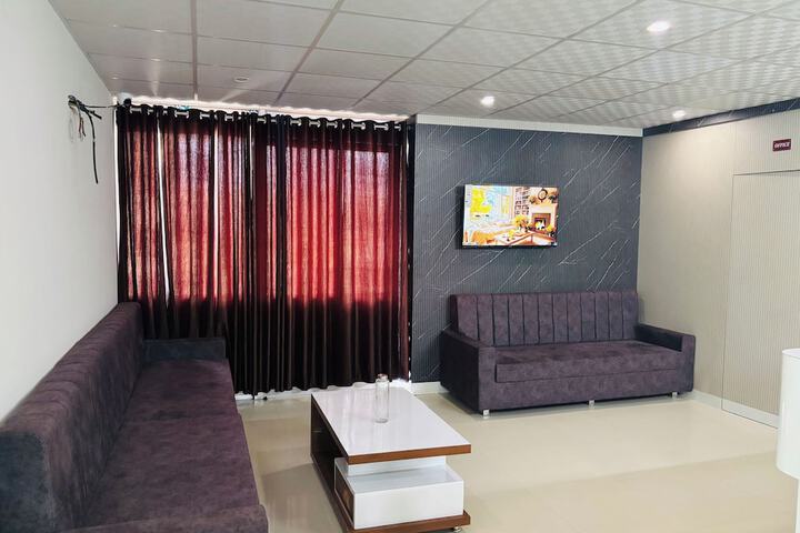 Hotel Interior 6 of 22