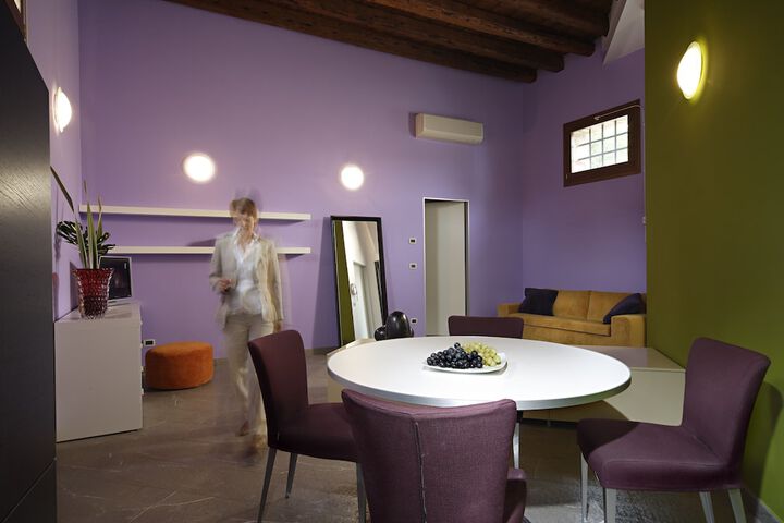 Room 12 of 42
