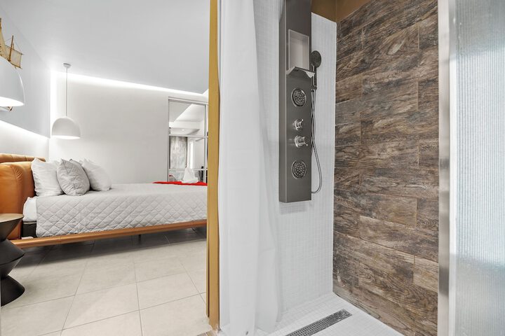 Room 196 of 224