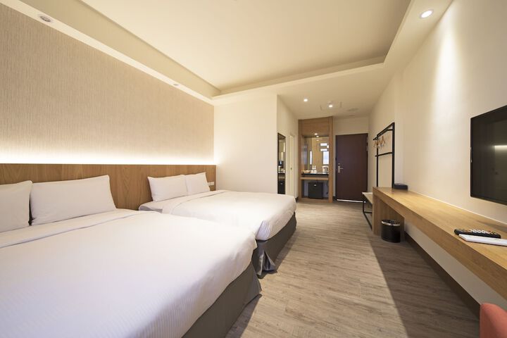 Room 12 of 20