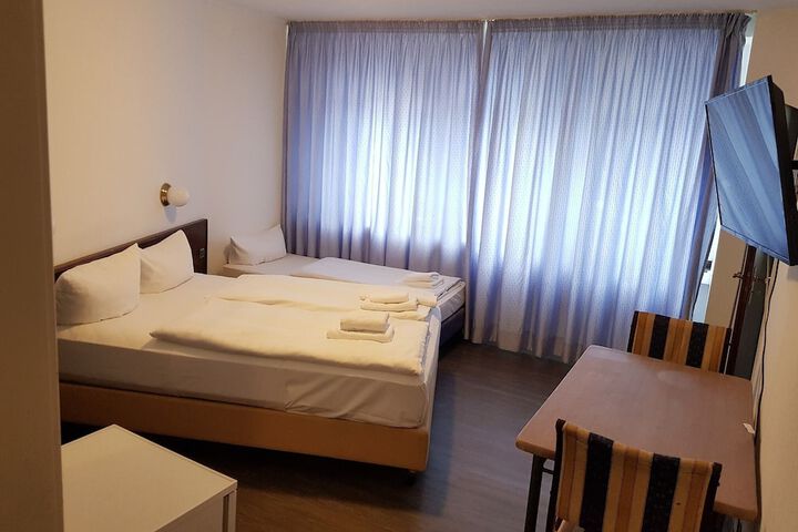 Room 17 of 94