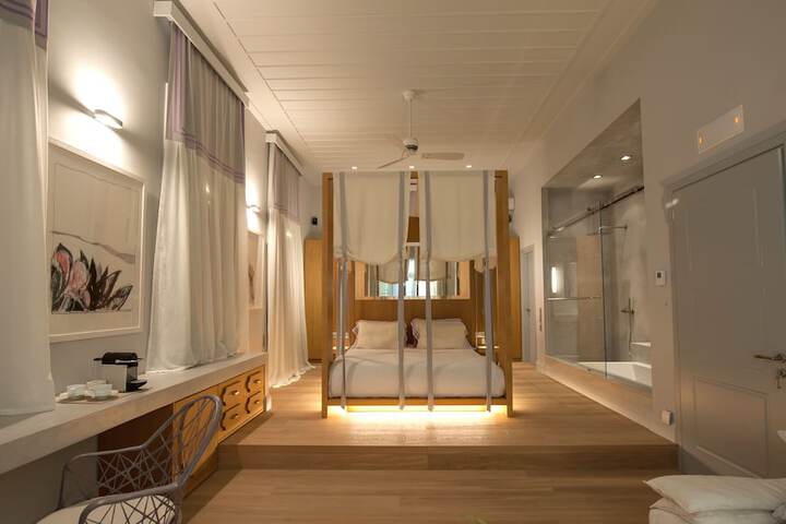 Room 12 of 62