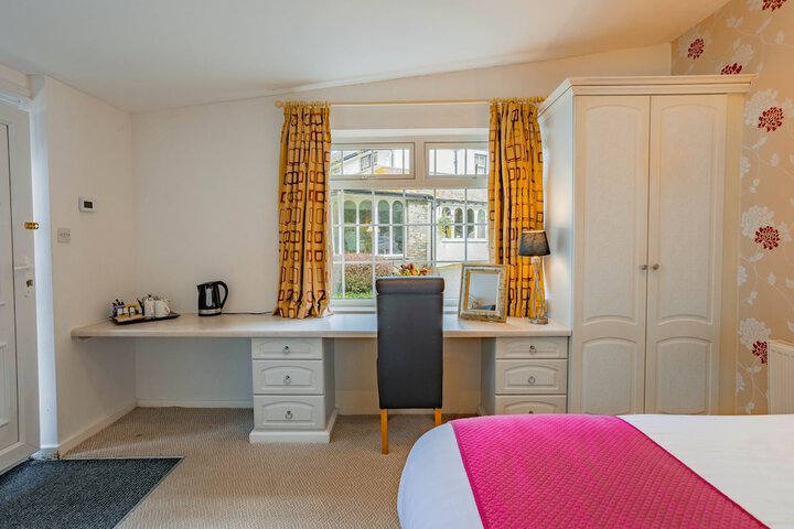 Room 20 of 122