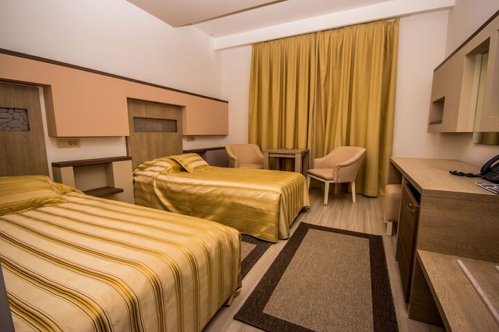 Room 3 of 67