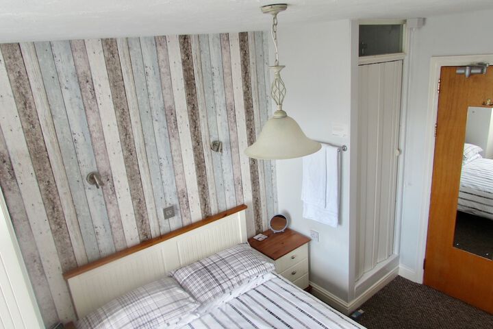Room 9 of 27