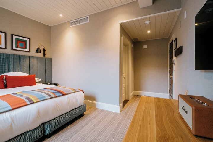 Room 12 of 64