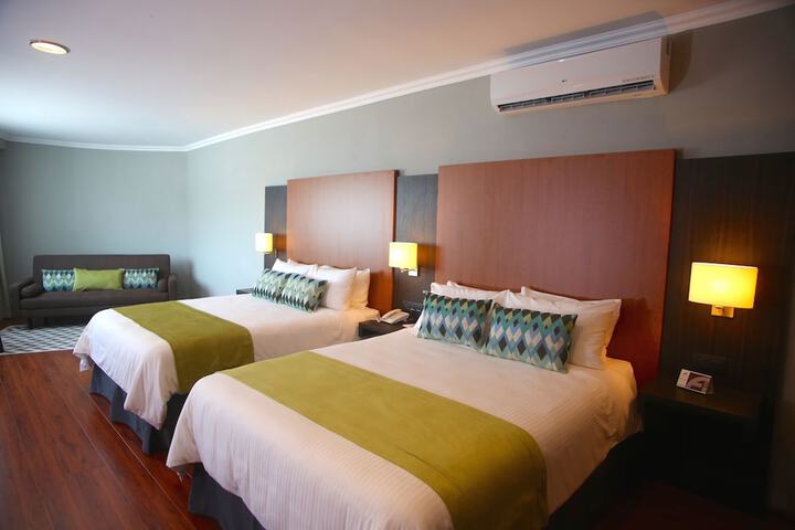Room 15 of 152
