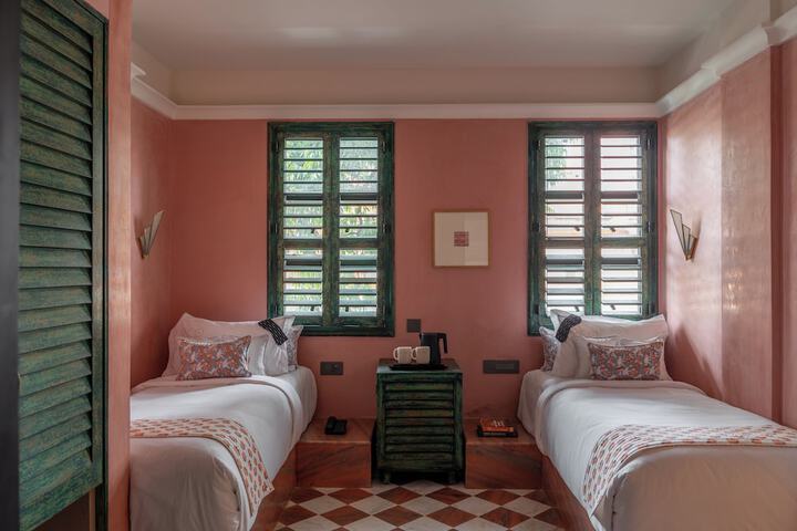 Room 10 of 64