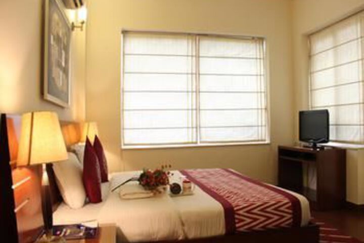 Room 18 of 28