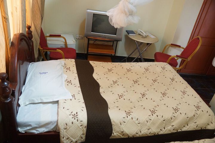 Room 12 of 72