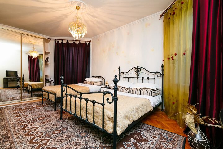 Room 9 of 34