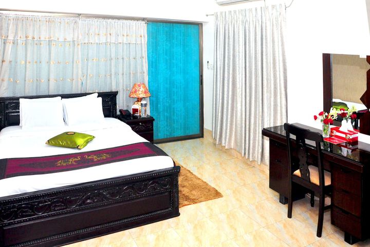 Room 7 of 25