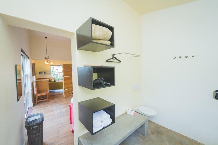 Room 18 of 28