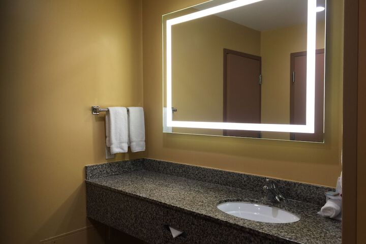 Bathroom sink