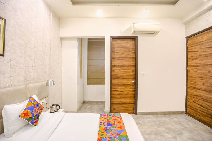 Room 15 of 31