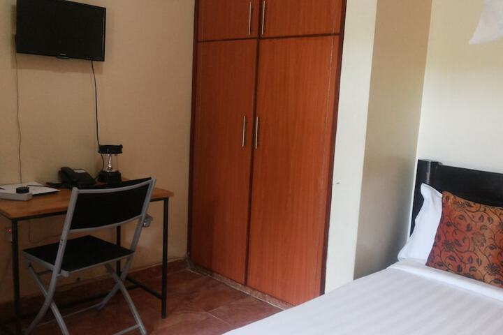 Room 12 of 50