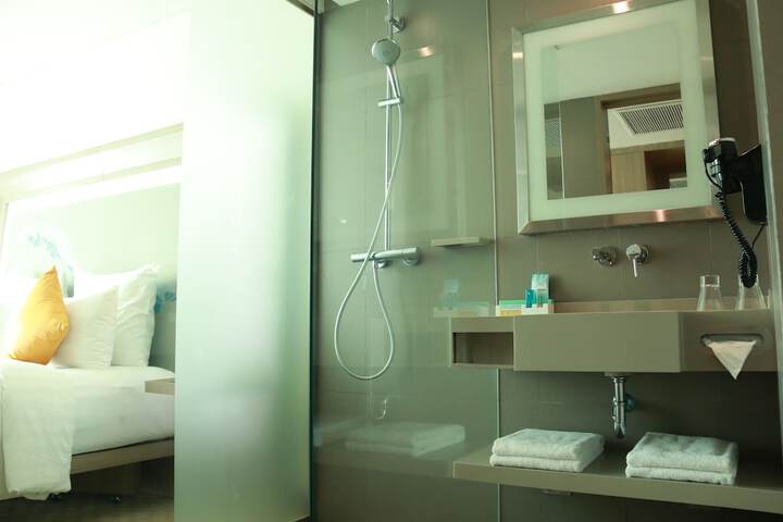 Room 8 of 58