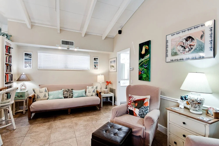 Room 9 of 22