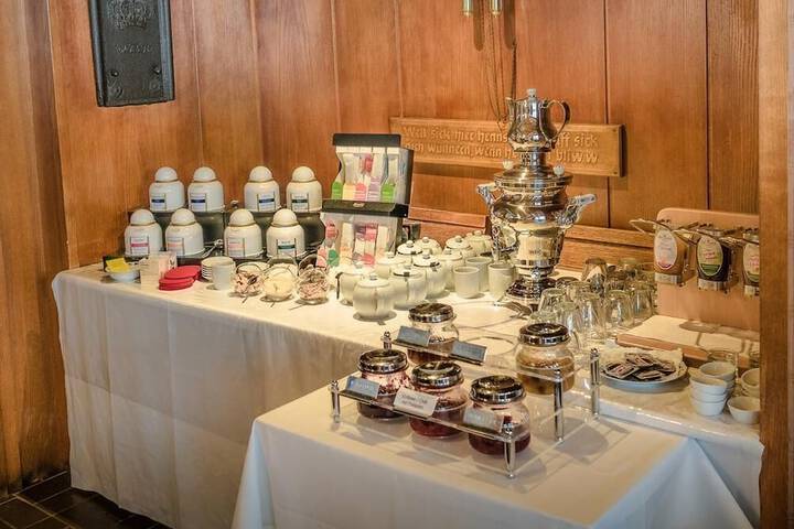 Breakfast/Coffee Service 4 of 9
