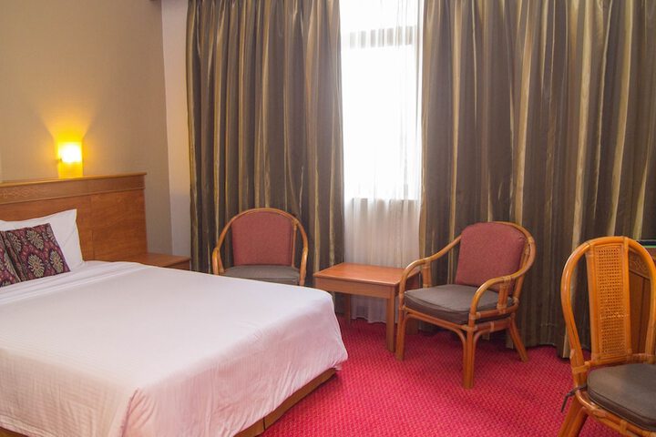 Room 18 of 94