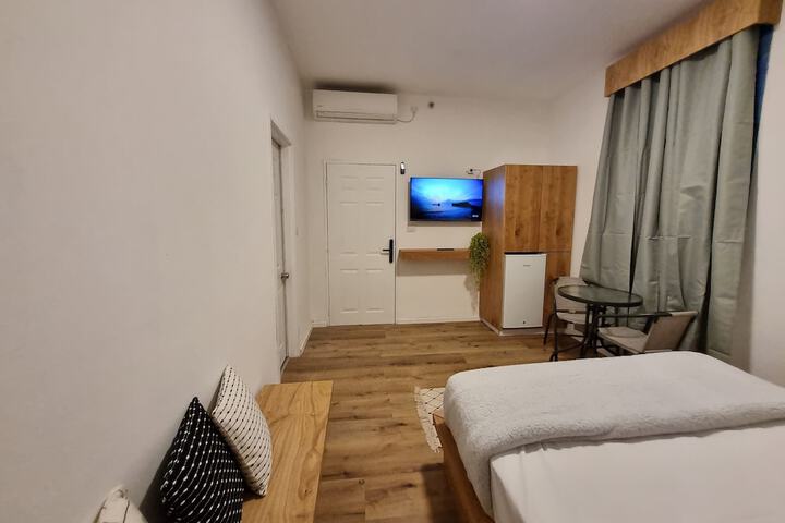 Room 14 of 141