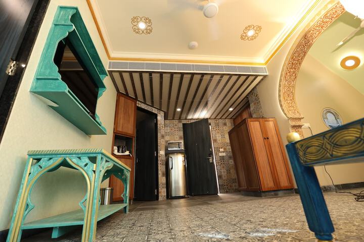 Room 13 of 81