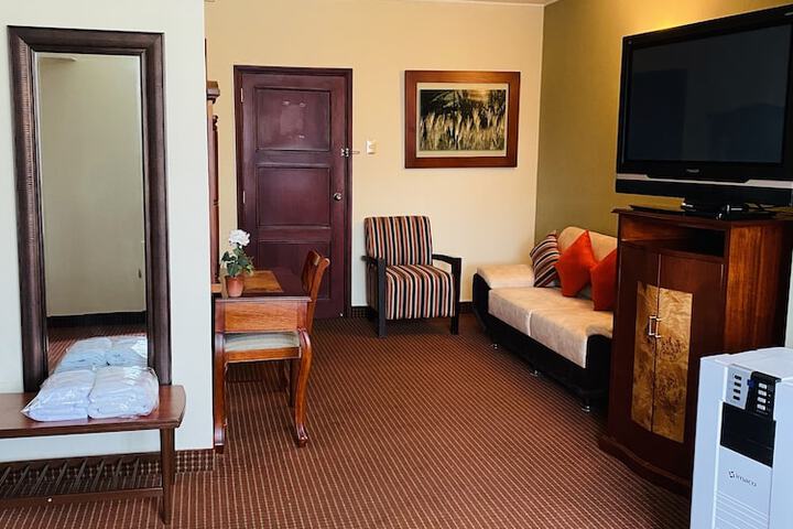 Room 34 of 47