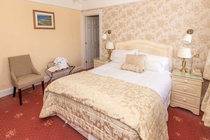 Room 8 of 15