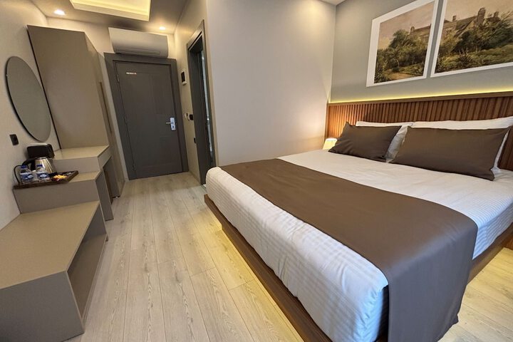 Room 8 of 41