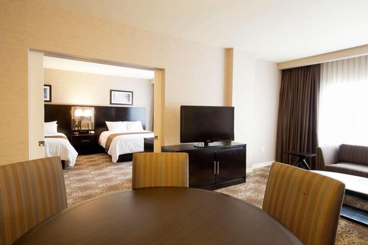 2 Queen Beds (4 of 10)