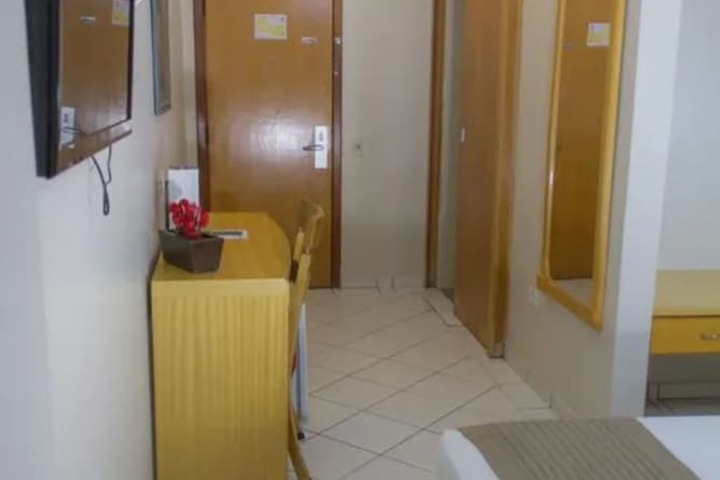 Room 27 of 93