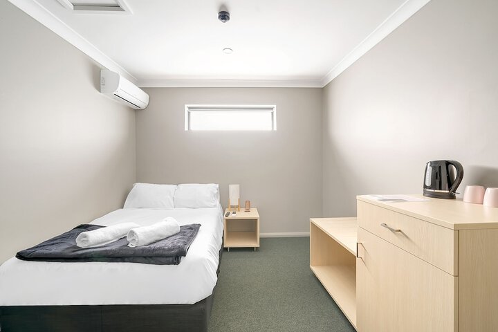 Room 2 of 39