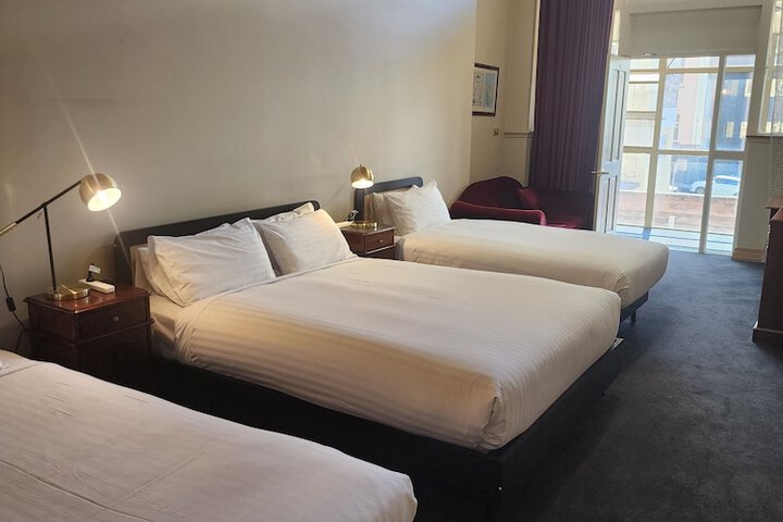 Room 33 of 89