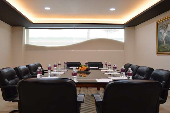 Business Center 63 of 69