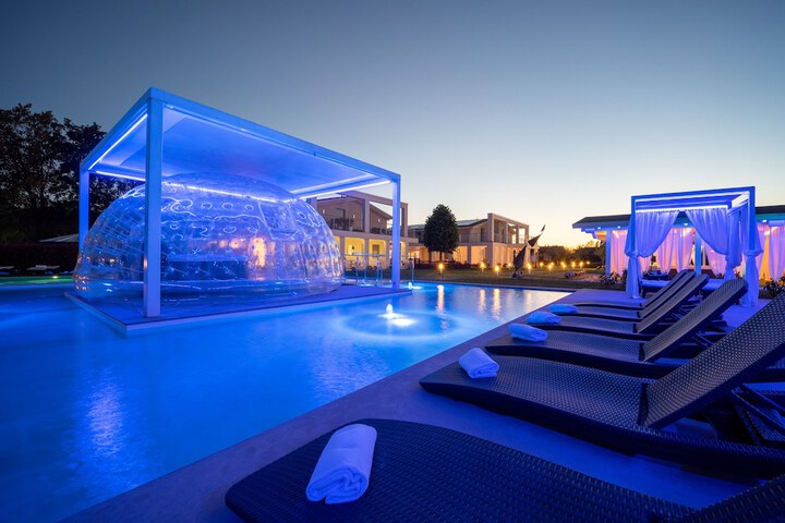 Pool 34 of 55