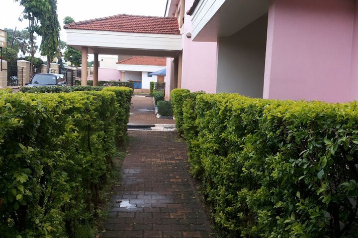 Hotel Exterior 65 of 72