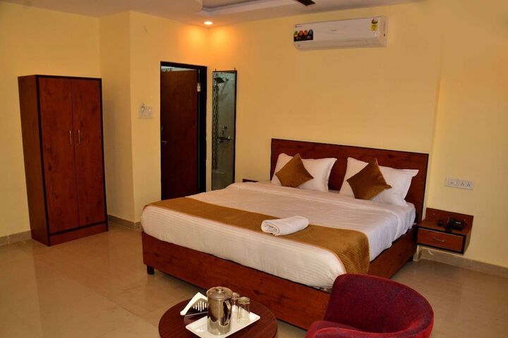 Room 8 of 24