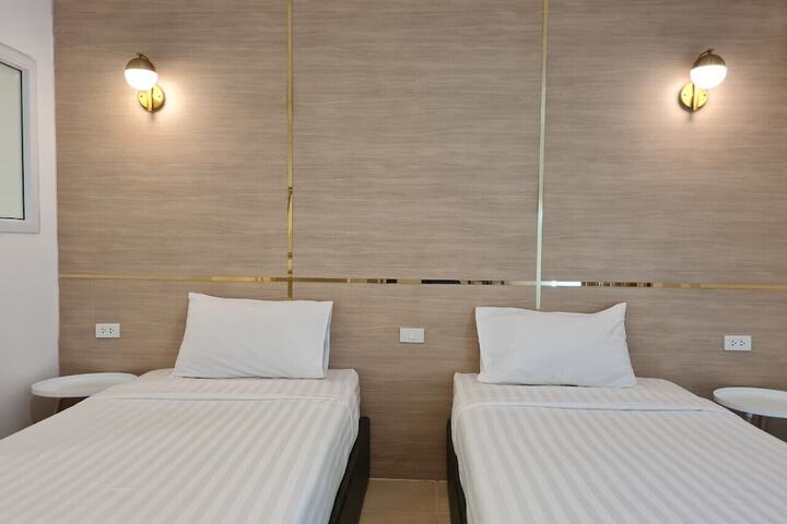 Room 13 of 39