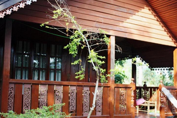 Exterior of Utopia House Phangan