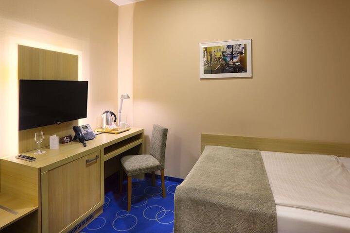 Room 17 of 71