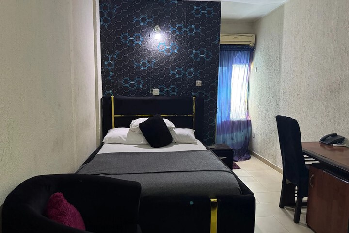 Room 14 of 53