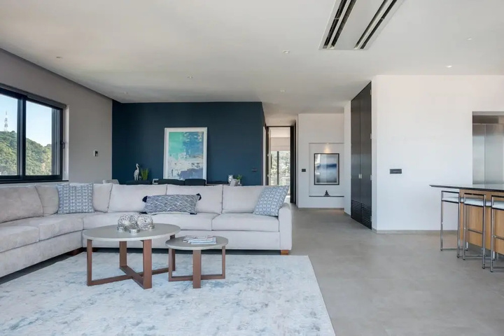 Room 2 of 19