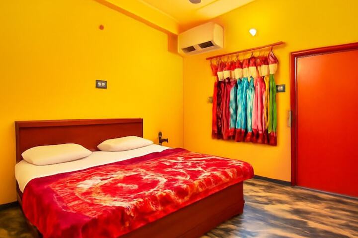 Room 5 of 38