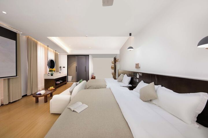 Room 13 of 61